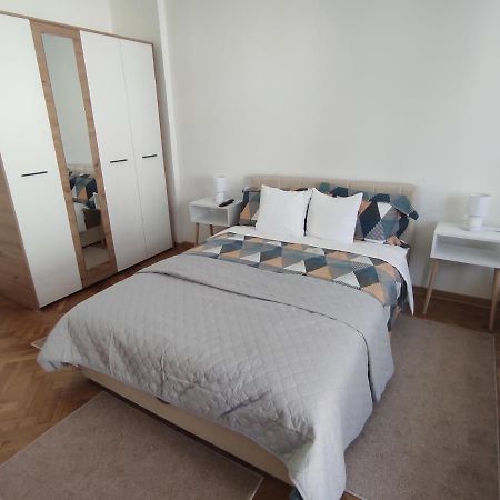 Apartman Nicolas Belgrad Exteriör bild