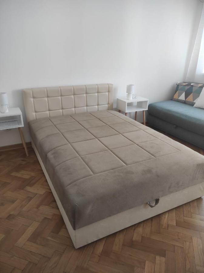 Apartman Nicolas Belgrad Exteriör bild